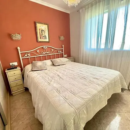 Vistas Al Mar Desde El Corazon De Кальпе